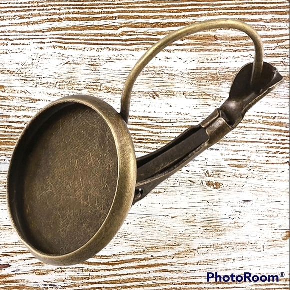 Pair #1 Fall leaves ๐ ๐ mix 14mm cabachon earrings. - Picture 3 of 3